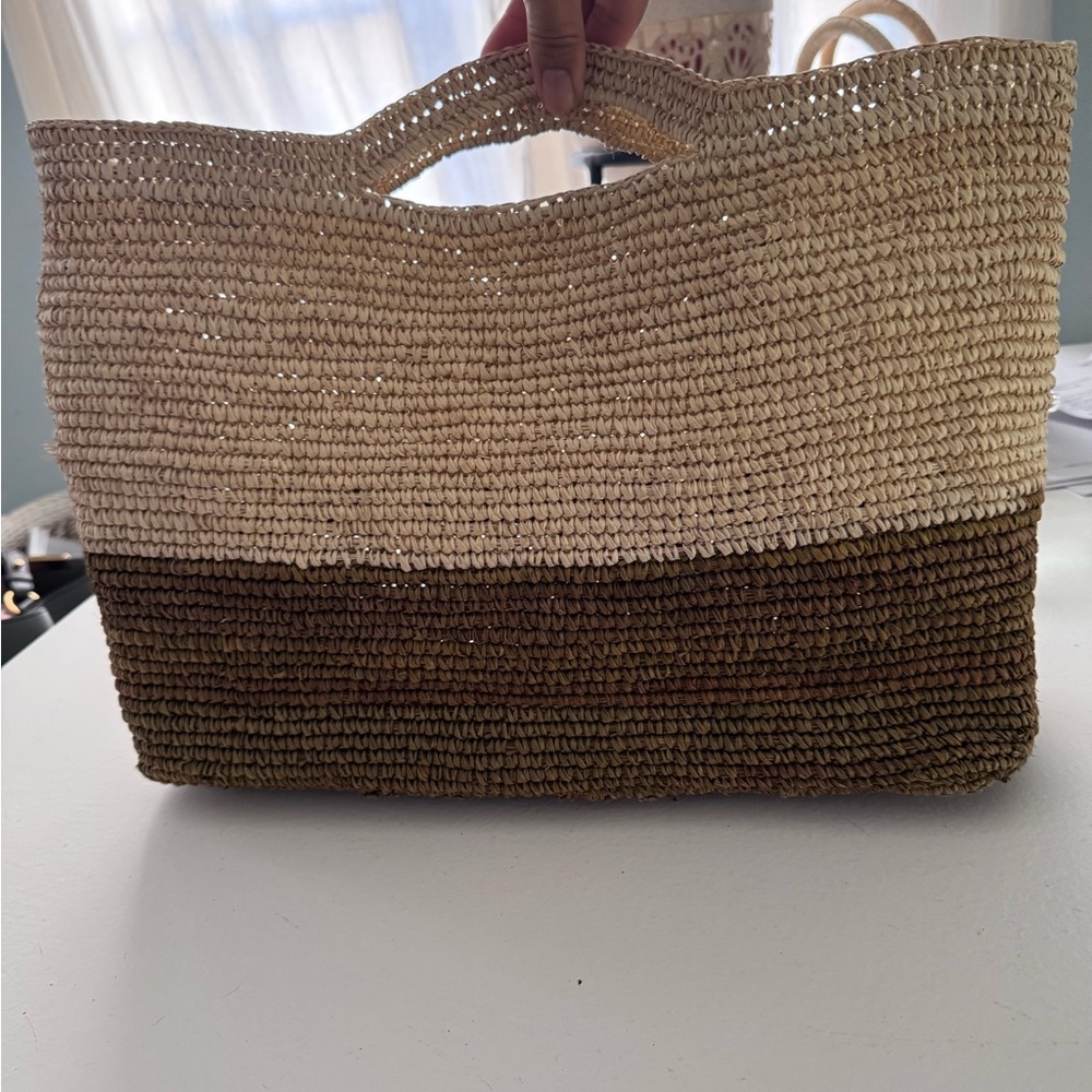 Two-Tone Woven Raffia Tote Bag